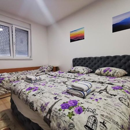 Cozy Corner Apartments - Free Parking & Wi-Fi Ćuprija Esterno foto