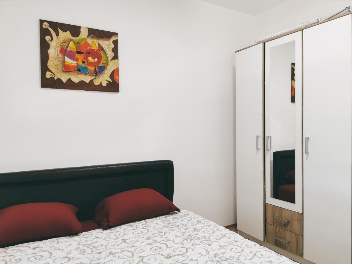 Cozy Corner Apartments - Free Parking & Wi-Fi Ćuprija Esterno foto