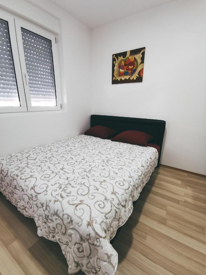 Cozy Corner Apartments - Free Parking & Wi-Fi Ćuprija Esterno foto