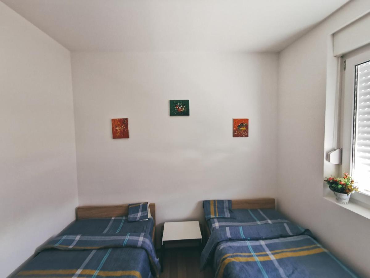 Cozy Corner Apartments - Free Parking & Wi-Fi Ćuprija Esterno foto