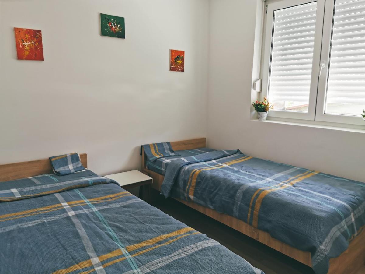 Cozy Corner Apartments - Free Parking & Wi-Fi Ćuprija Esterno foto